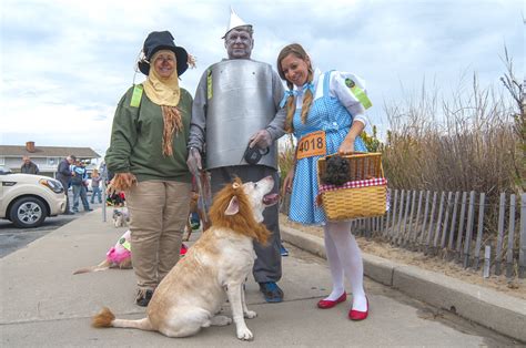 Sea witch dog parade 2023